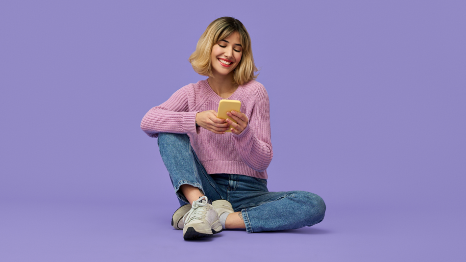 15 Ways to Flirt Through Text Messages