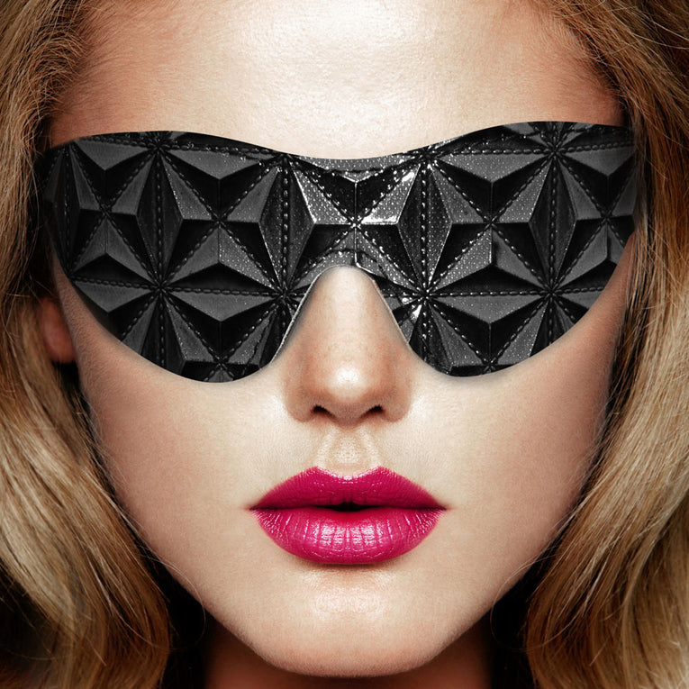 Black Luxury Eye Mask for Soothing Relaxation